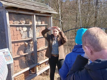 Przedwiośnie przy siedzibie Oddziału Sulejowskiego i Spalskiego Parku Krajobrazowego, 